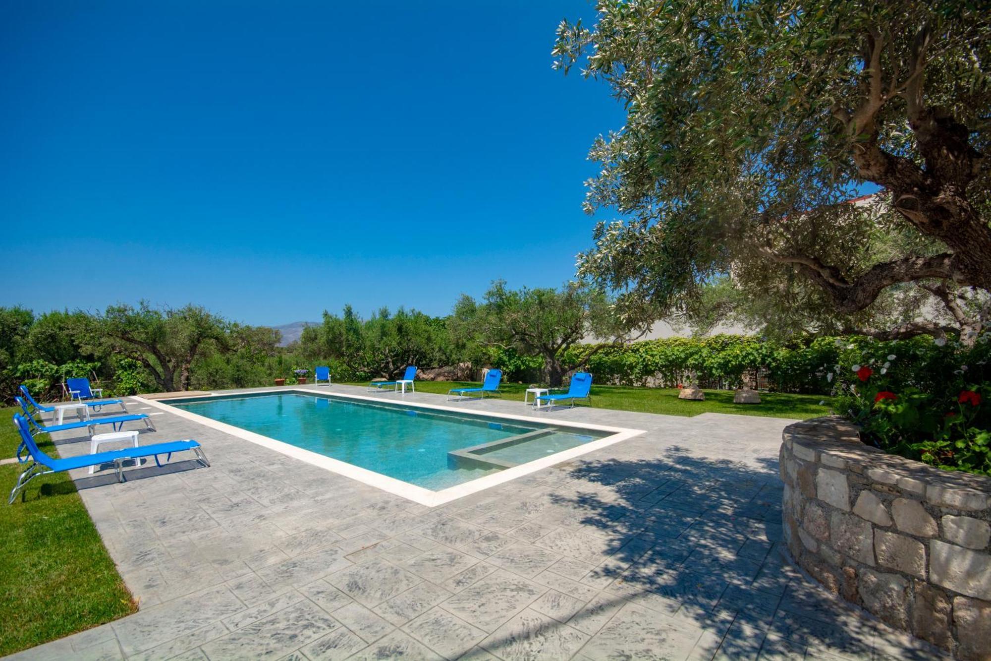 Daire Village Drapanias