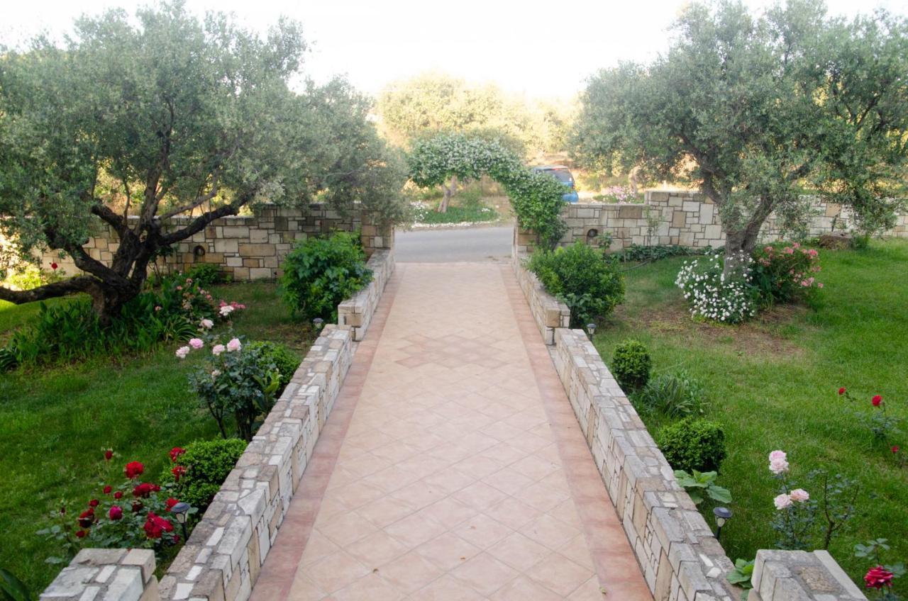 Daire Village Drapanias